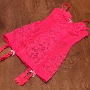 Victoria's Secret lace, pink, zip up corset! 😍